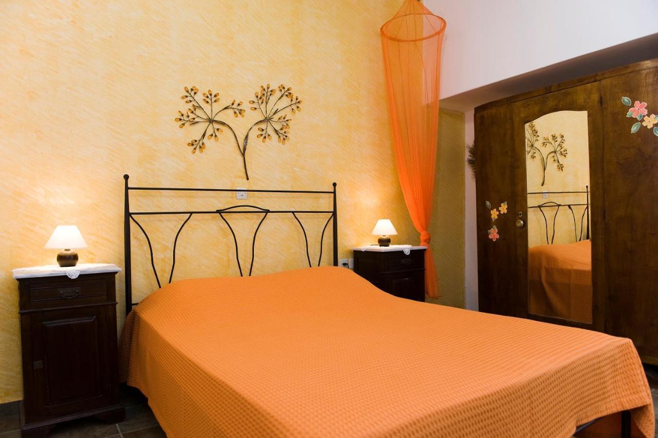Pepi'S Rooms Triovasálos 外观 照片